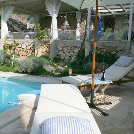 Family Friendly With A Swimming Pool - 17692 Apartment Kaprije